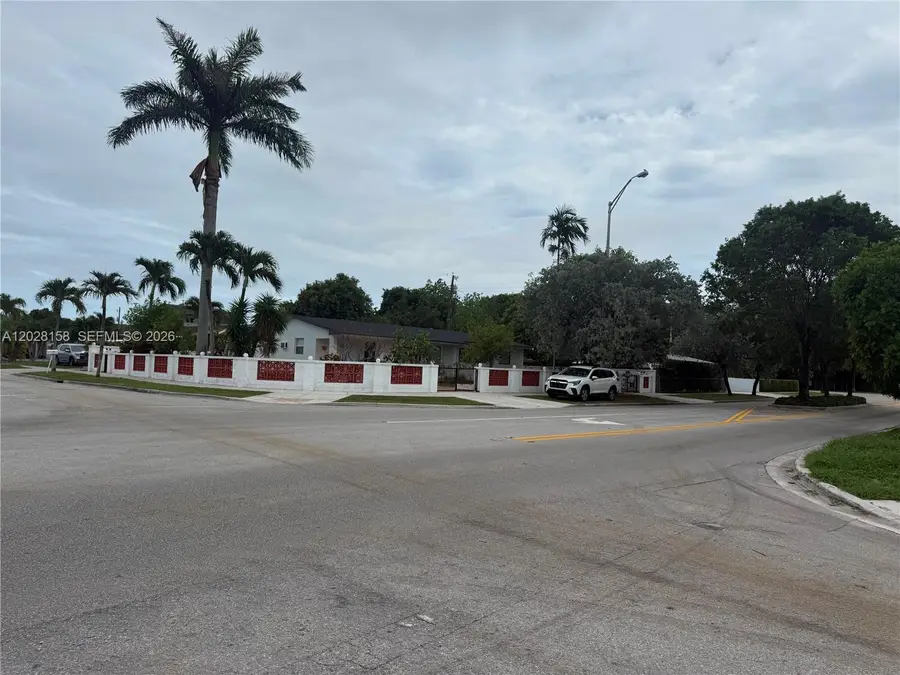 790 W 73rd Pl, Hialeah, FL 33014 - #3