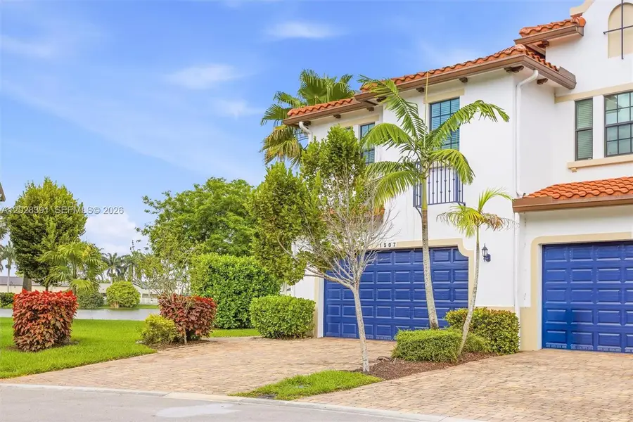 1507 SW 113th Ave, Pembroke Pines, FL 33025 - #2