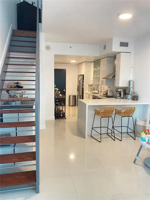 60 SW 13th St #2212, Miami, FL 33130