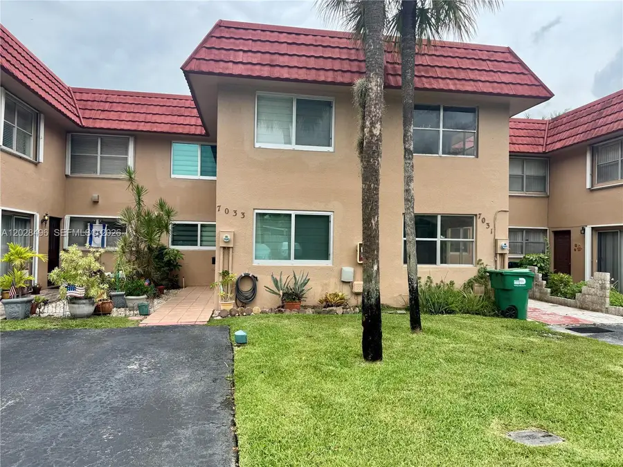 7033 NW 169th St, Hialeah, FL 33015 - #2