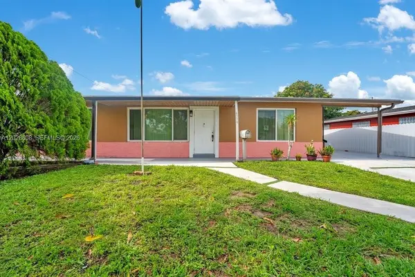 6570 Hayes St, Hollywood, FL 33024