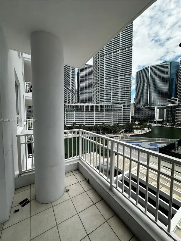 801 Brickell Key Blvd #906, Miami, FL 33131