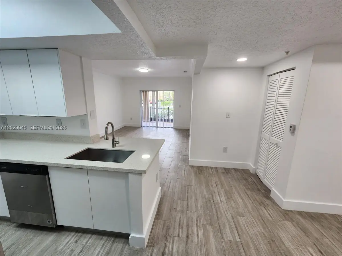 215 SW 117th Ter #14101, Pembroke Pines, FL 33025 - #1