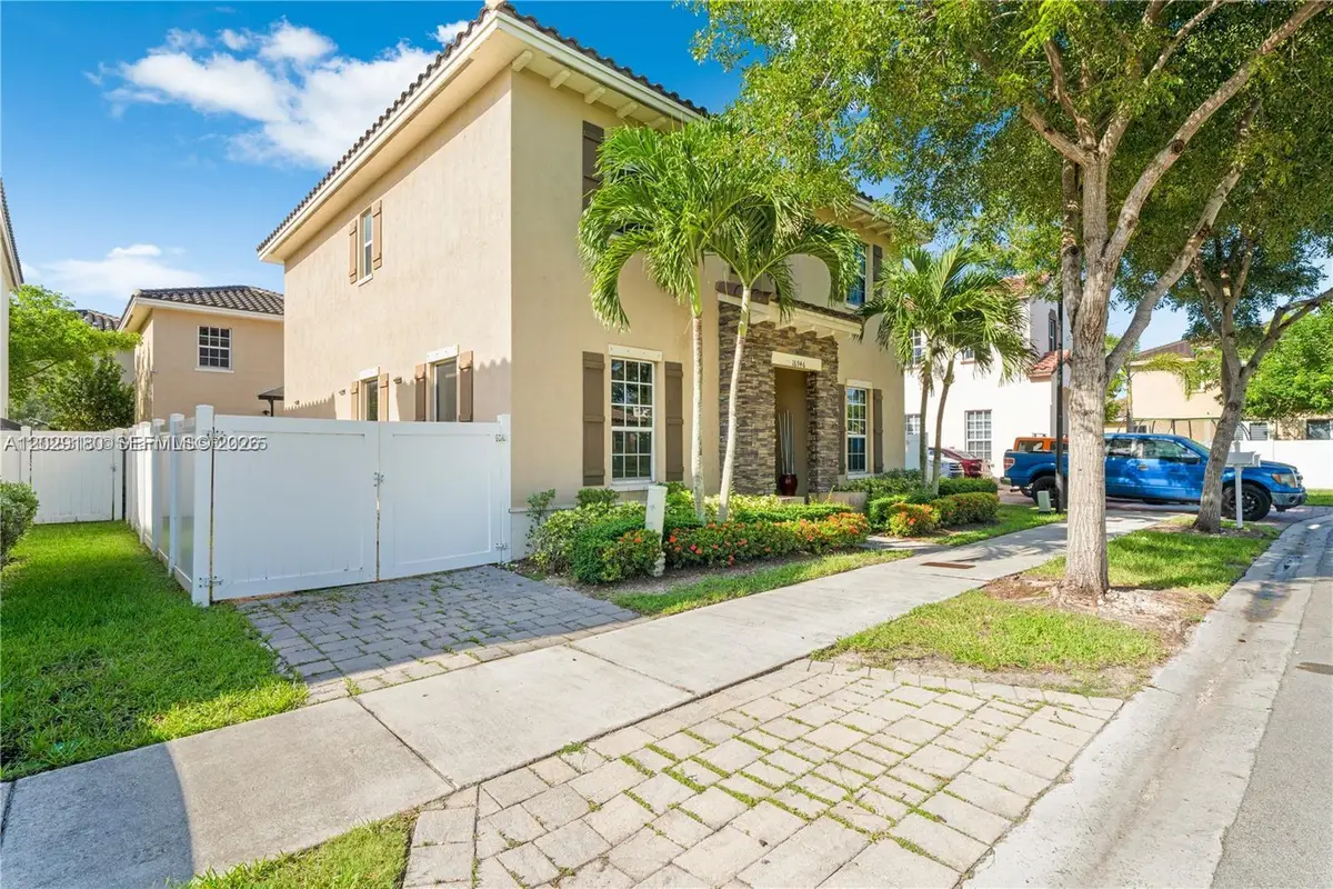 16946 SW 90th Terrace Circle, Miami, FL 33196 - #1