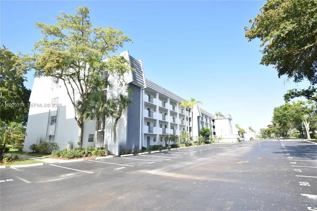 6080 NW 44th St #201, Lauderhill, FL 33319 - #1