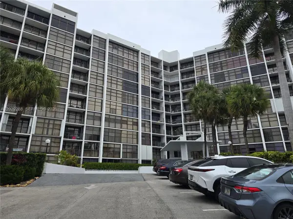 400 Leslie Dr #416, Hallandale Beach, FL 33009