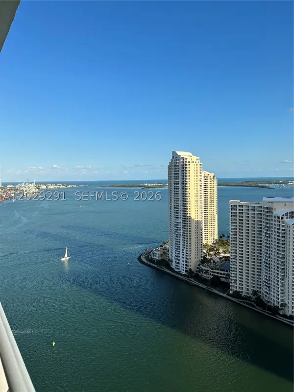 325 S Biscayne Blvd #4119, Miami, FL 33131