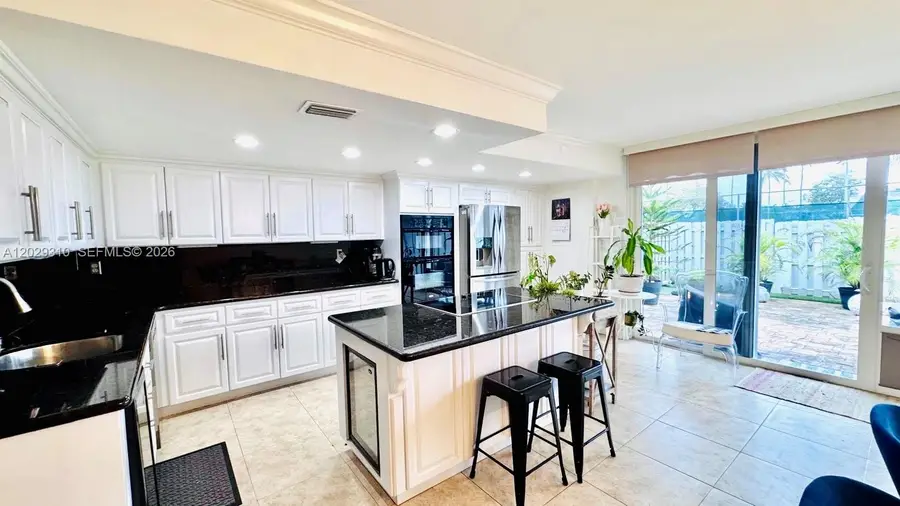 903 NE 27th Ave #903, Hallandale Beach, FL 33009 - #2