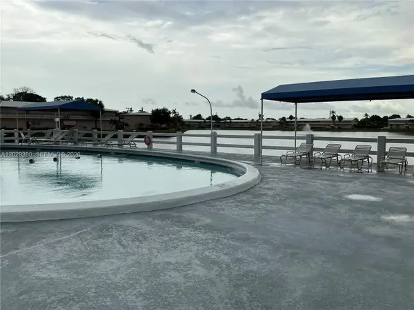820 SW 11th Ave #15B, Hallandale Beach, FL 33009