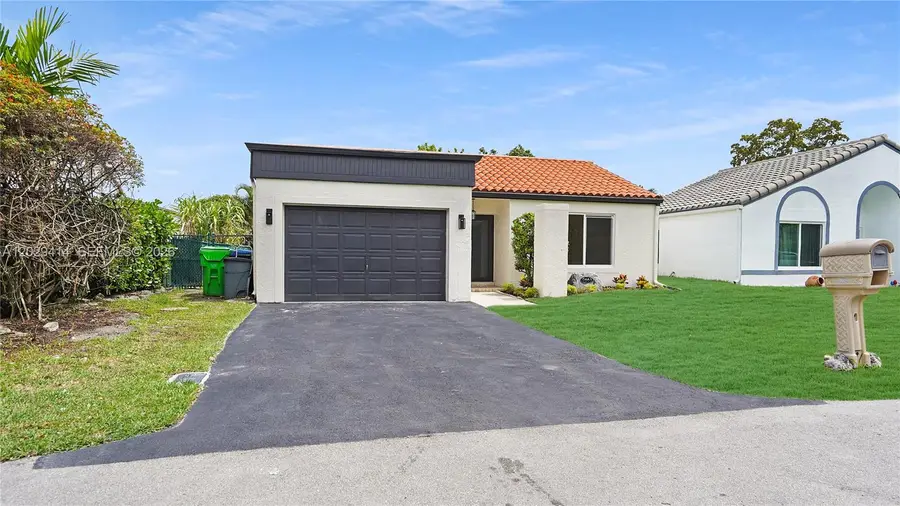 9661 NW 44th Ct, Sunrise, FL 33351 - #3