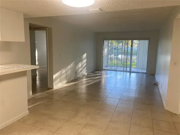 9811 Westview Dr #913, Coral Springs, FL 33076