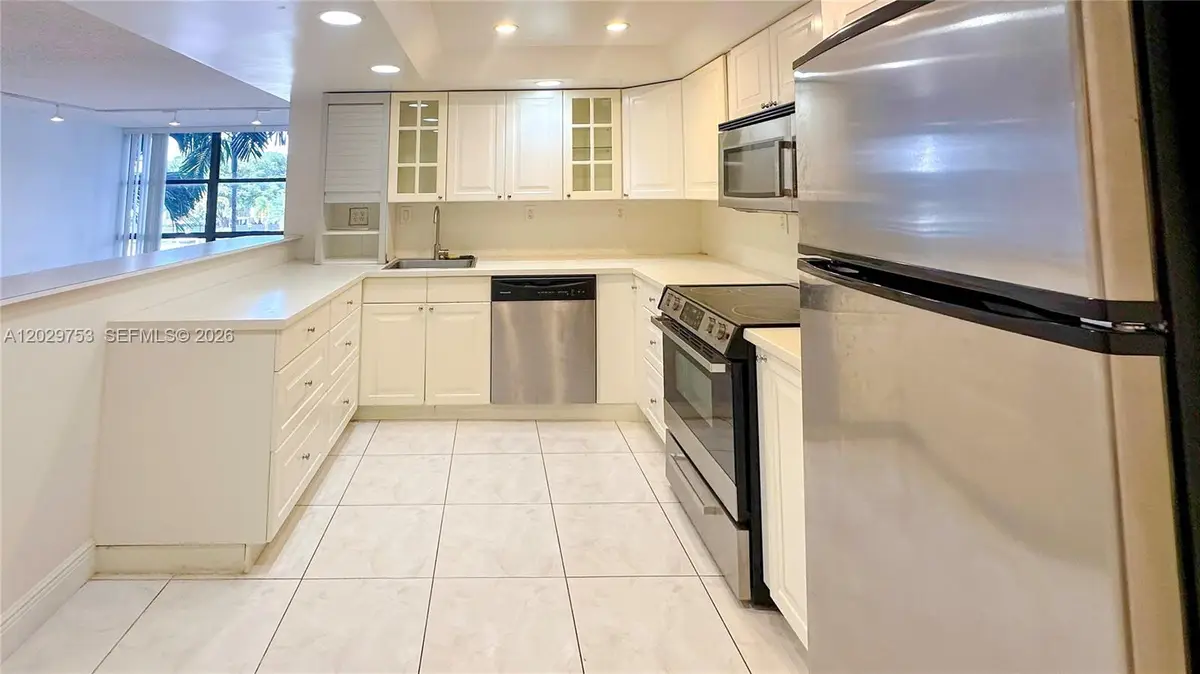 800 Parkview Dr #323, Hallandale Beach, FL 33009 - #1