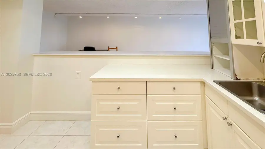 800 Parkview Dr #323, Hallandale Beach, FL 33009 - #3
