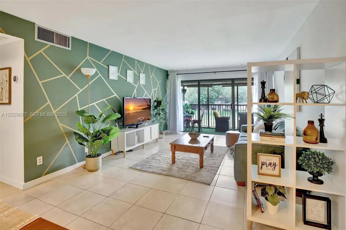 5821 Washington St #30, Hollywood, FL 33023 - #1