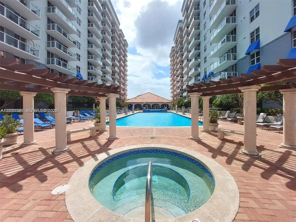 5077 NW 7th St #1111, Miami, FL 33126 - #1