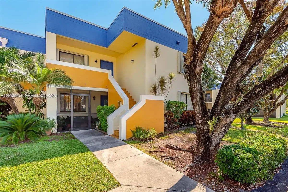 177 Lakeview Dr #104, Weston, FL 33326 - #1