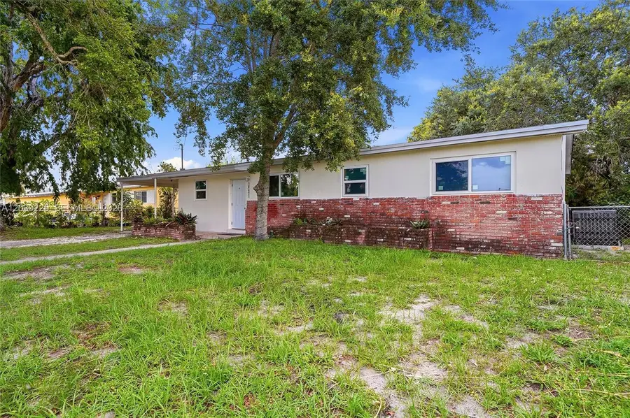 18431 NW 39th Ct, Miami Gardens, FL 33055 - #3