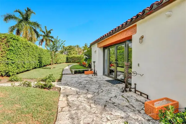 6350 Pinetree Dr, Miami Beach, FL 33141