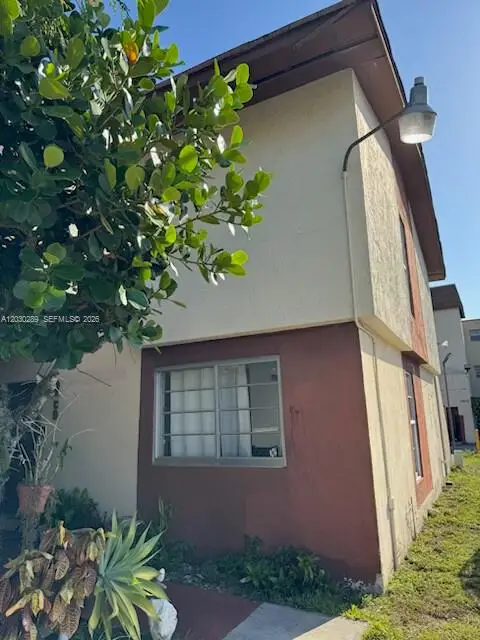 11 SW 109th Ave #C9, Sweetwater, FL 33174