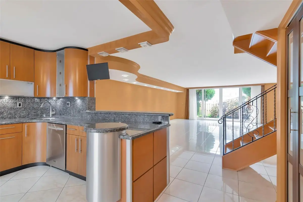 812 NE 26th Ave, Hallandale Beach, FL 33009 - #1