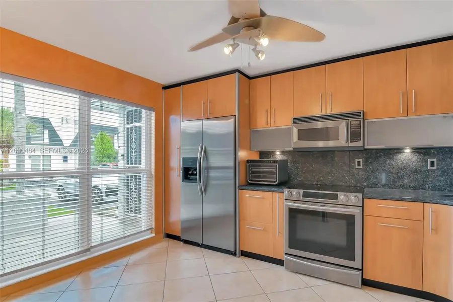 812 NE 26th Ave, Hallandale Beach, FL 33009 - #2