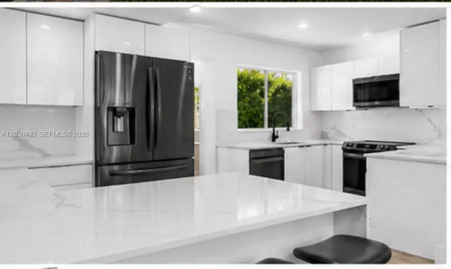 1905 Alamanda Dr, North Miami, FL 33181 - #2