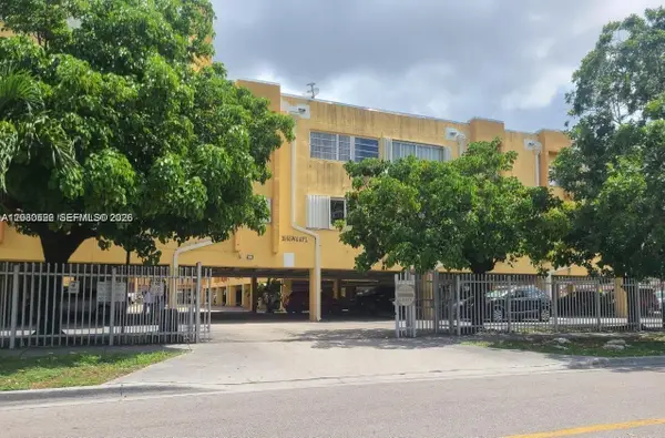 1555 W 44th Pl #225D, Hialeah, FL 33012