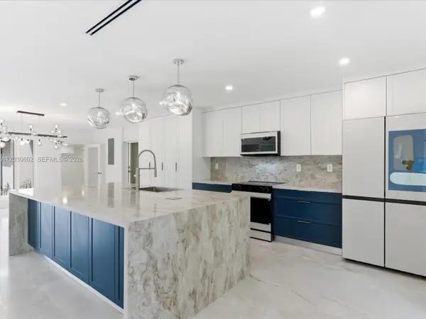 291 E Shore Dr E, Miami, FL 33133