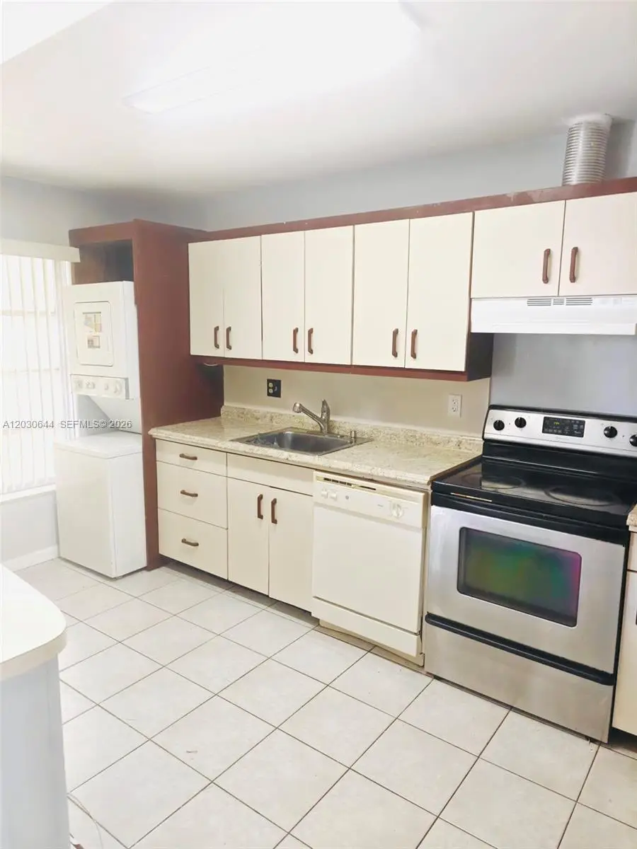 1140 NW 85th Ave, Plantation, FL 33322 - #3