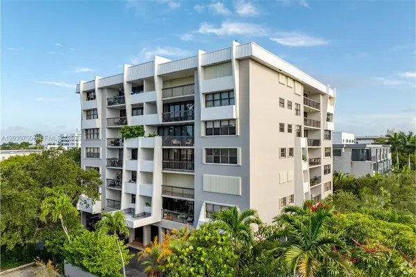 9300 Bay Harbor Ter #3B, Bay Harbor Islands, FL 33154