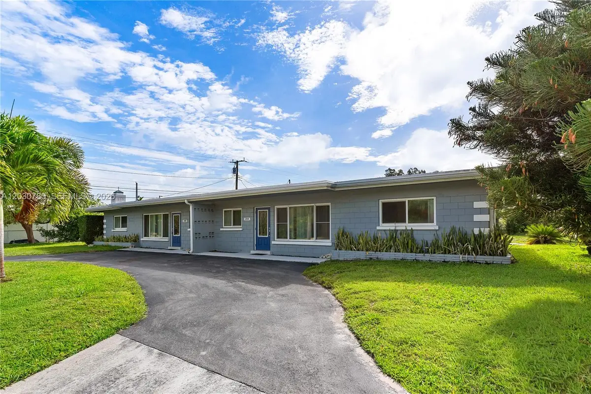 204 NW 1st St, Boynton Beach, FL 33435 - #1