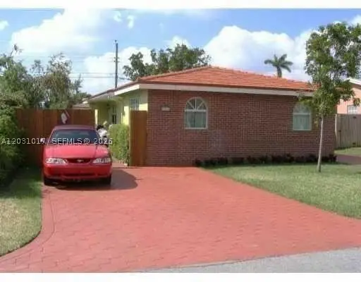 625 SW 3rd St, Hallandale Beach, FL 33009 - #1