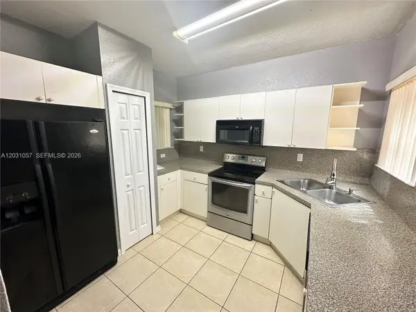 687 SW 10th St, Florida City, FL 33034