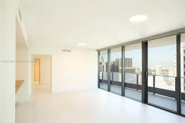 1000 Brickell Plz #4609, Miami, FL 33131