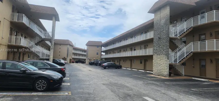 5021 W Oakland Park Blvd #313, Lauderdale Lakes, FL 33313 - #3