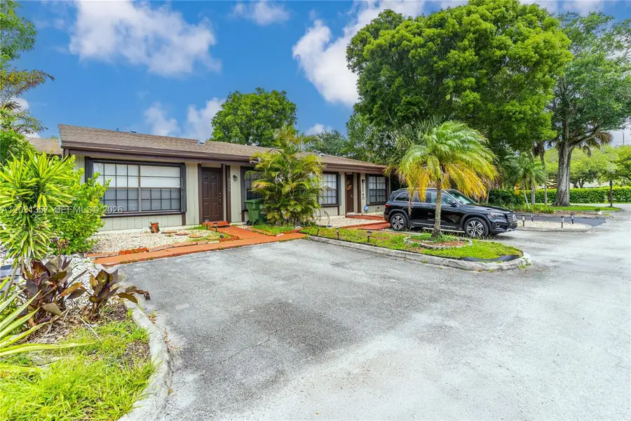 2330 Plum Ct, Pembroke Pines, FL 33026 - #2