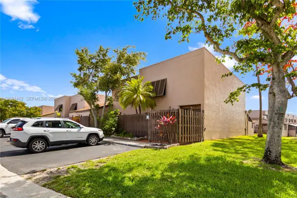1184 NW 122nd Ter, Pembroke Pines, FL 33026