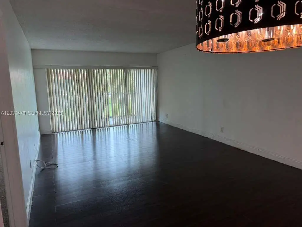 140 Lakeview Dr #211, Weston, FL 33326 - #1