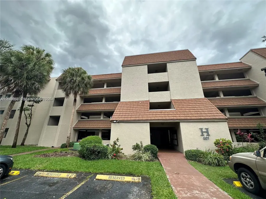 601 Ives Dairy Rd #401-8, Miami, FL 33179 - #2