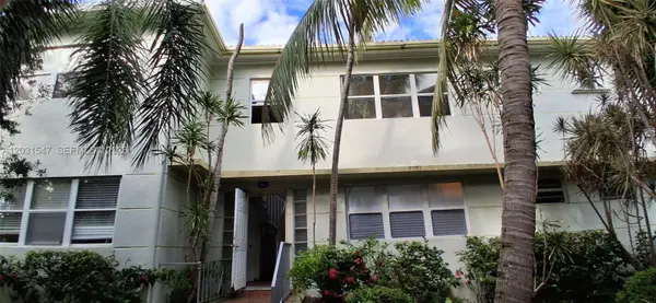 1275 Marseille Dr #40, Miami Beach, FL 33141