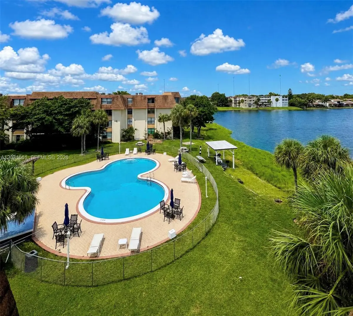 671 NE 195th St #425-E, Miami, FL 33179 - #1
