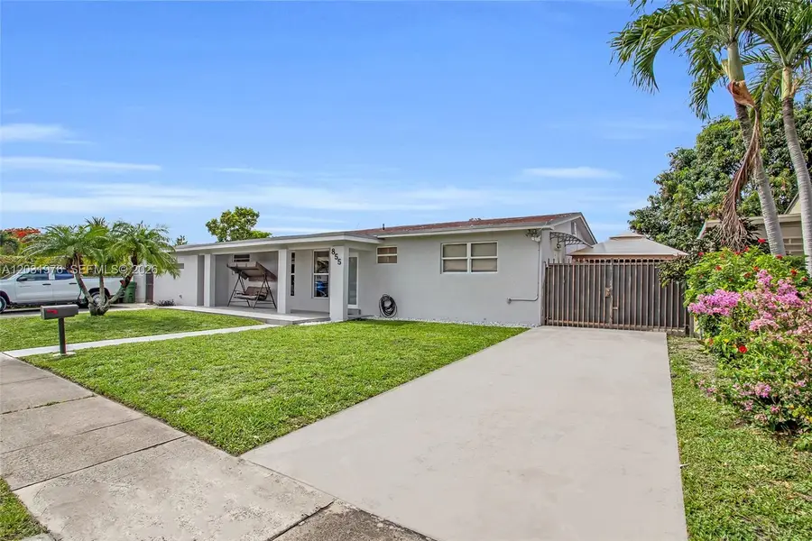 855 W 70th Pl, Hialeah, FL 33014 - #2