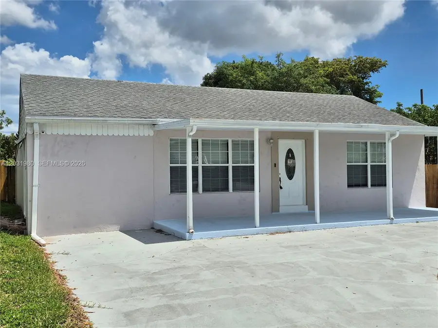 5653 Coconut Rd, Royal Palm Estates, FL 33413 - #2