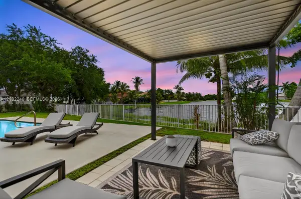 480 Cambridge Dr, Weston, FL 33326