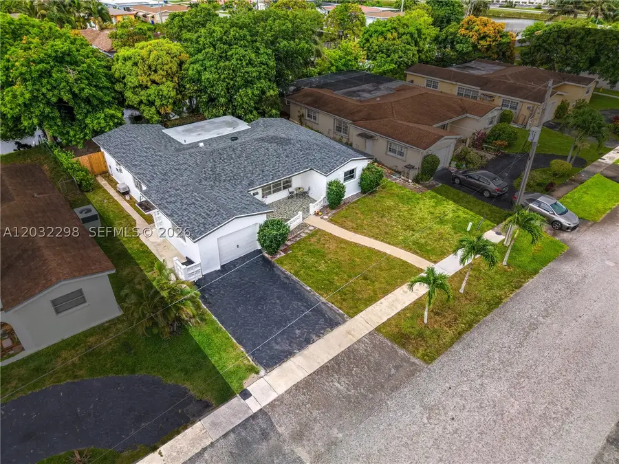 3940 NW 47th Ave, Lauderdale Lakes, FL 33319 - #2