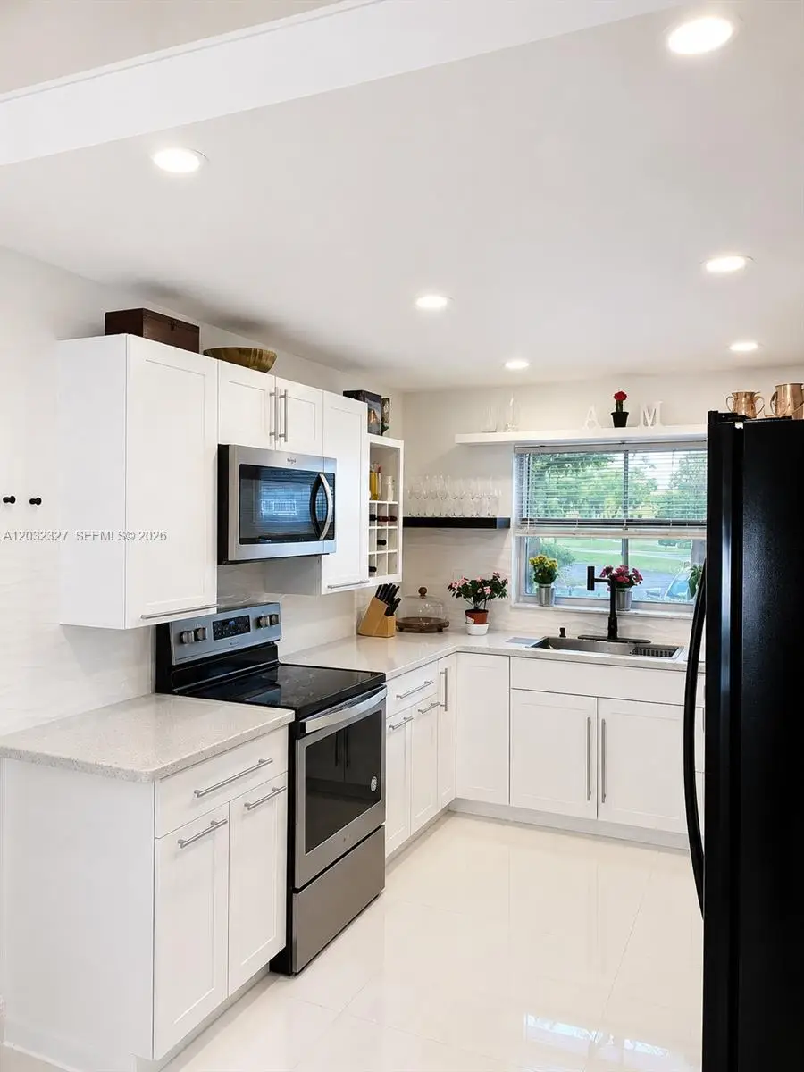 9241 Sunrise Lakes Blvd #109, Sunrise, FL 33322 - #2