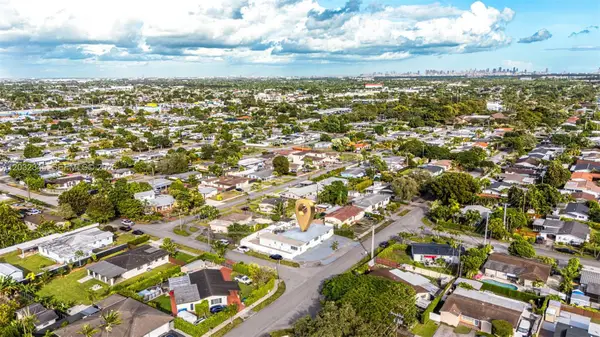 9365 SW 44th St, Miami, FL 33165