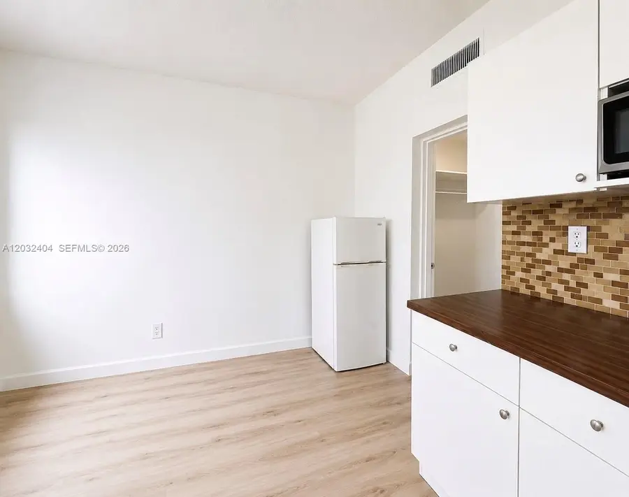 26 Diplomat Pkwy #2325, Hallandale Beach, FL 33009 - #2