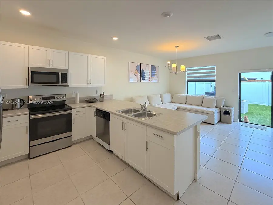 10606 W 32nd Ln, Hialeah, FL 33018 - #3