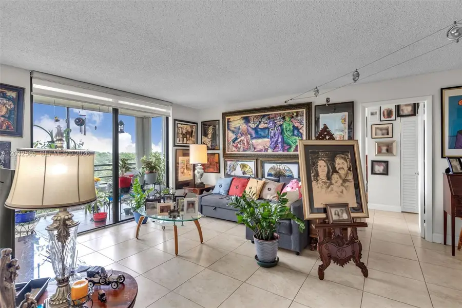 1400 Saint Charles Pl #623, Pembroke Pines, FL 33026 - #2